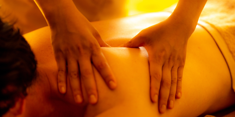 アロマオイルマッサージ