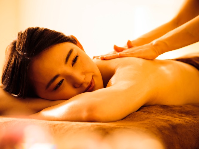 アロマオイルマッサージ